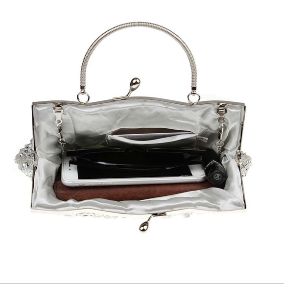 $12 Vintage style beaded purse $12 if bundled - Picture 3 of 12